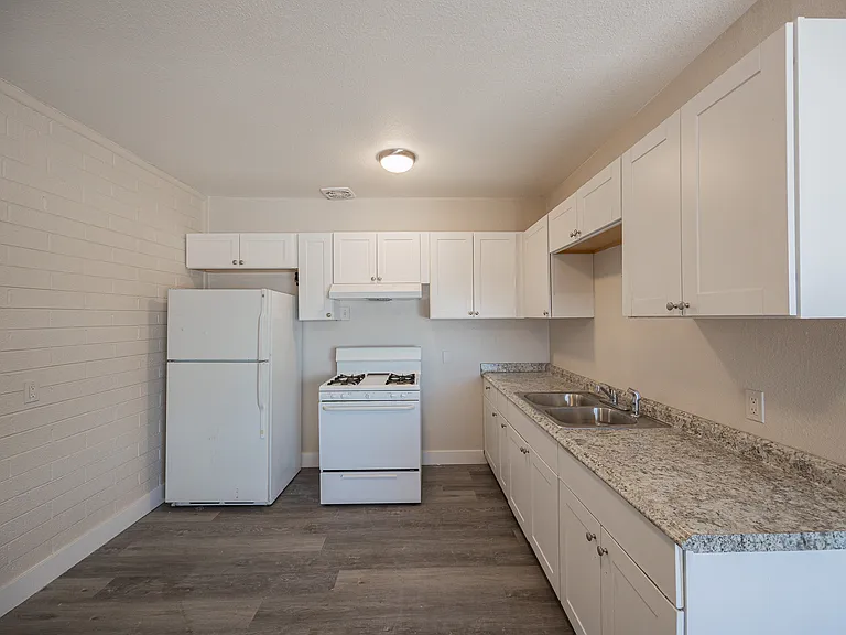 864 E Chandler Blvd, Chandler Az — Photo 9