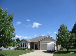 206 Campbell Ct, Lawrence, KS 66049