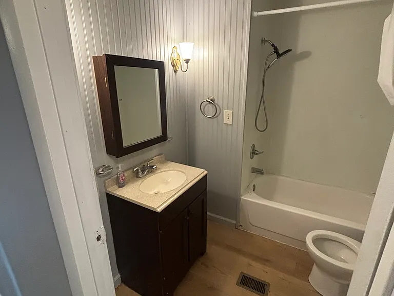 1423 Claire Dr — Photo 12