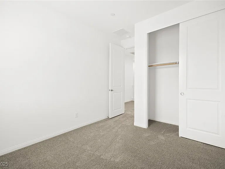 10140 Gabby Glen St — Photo 12