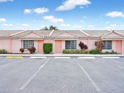 500 NE 3rd St #103, Hallandale Beach, FL, 33009
