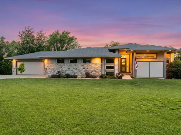 11890 NW 142nd St, Granger, IA 50109