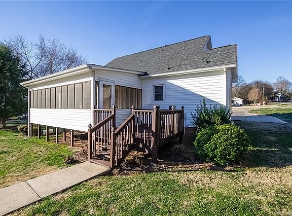 5th image of 3001 Wagonwheel Ct