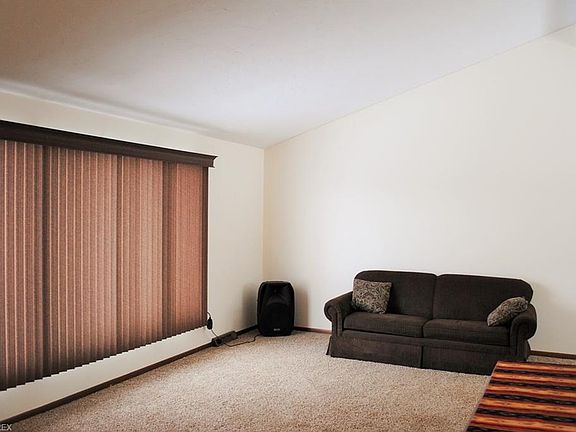 3rd image of 13701 Indian Creek Dr