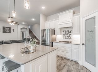 8817 White Rock Ln, Carrollton, TX 76226