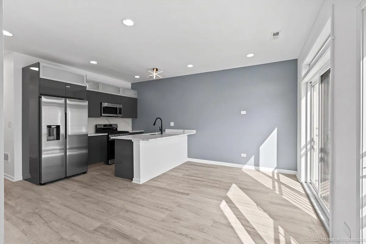 3 bed, 1700 sqft, $3,000 — Photo 3