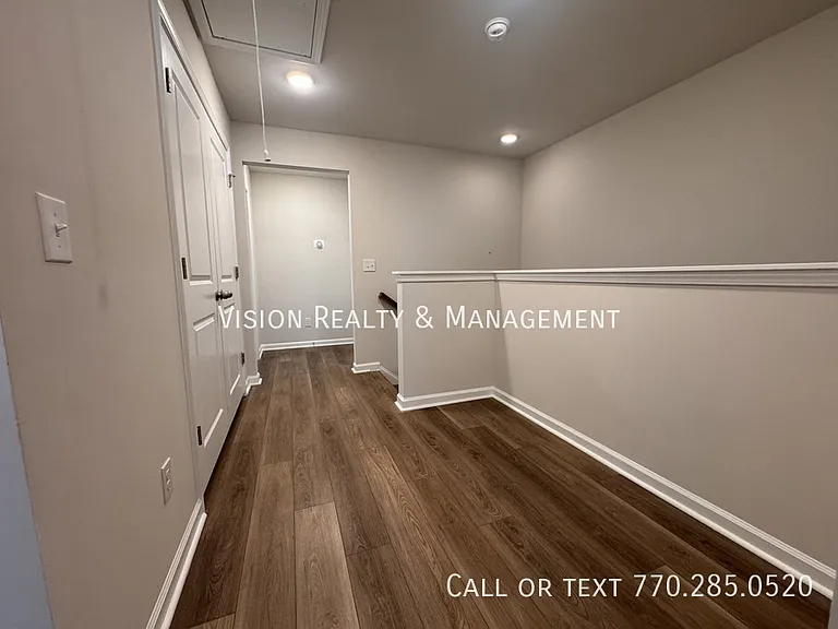 141 Winding River Dr — Photo 14