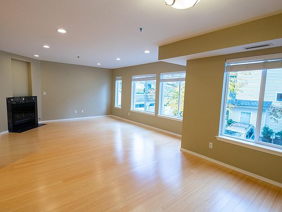 3rd image of 16225 Northup Way APT A205