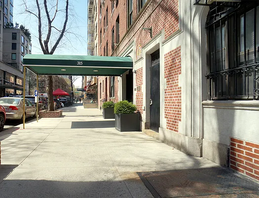 Sold by EXR | media 1