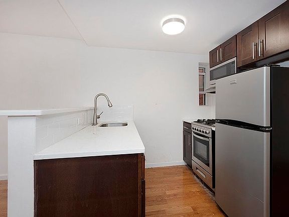 5th image of 137 1st Ave APT 6-S