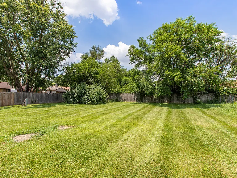 9410 Meadowlark Dr — Photo 20
