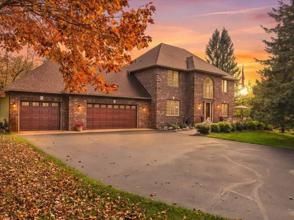 36571 Elk Ave, North Branch, MN 55056
