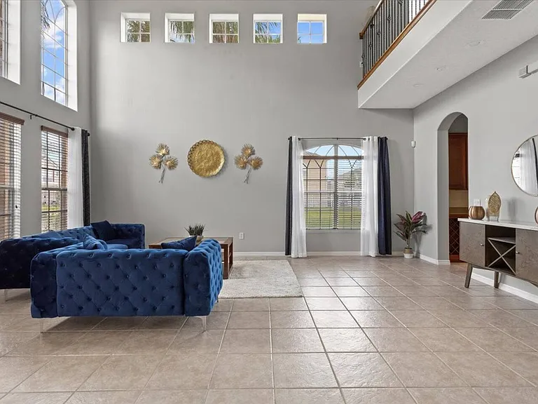 1102 Darnaby Way — Photo 3