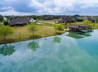 402 Lago Cir, Santa Fe, TX 77517