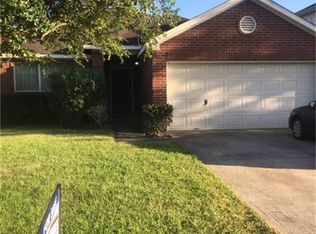 8001 Leaning Oak Dr, Texas City, TX 77591