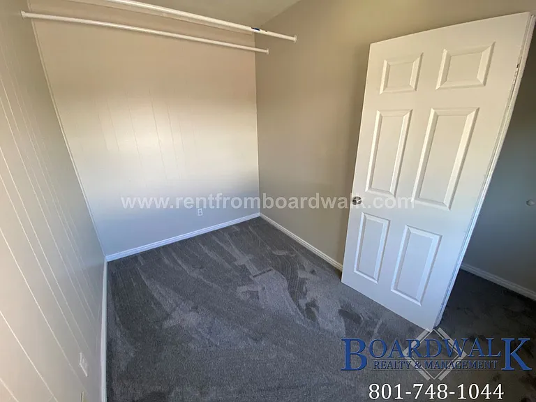 1453 W 2320 S — Photo 19