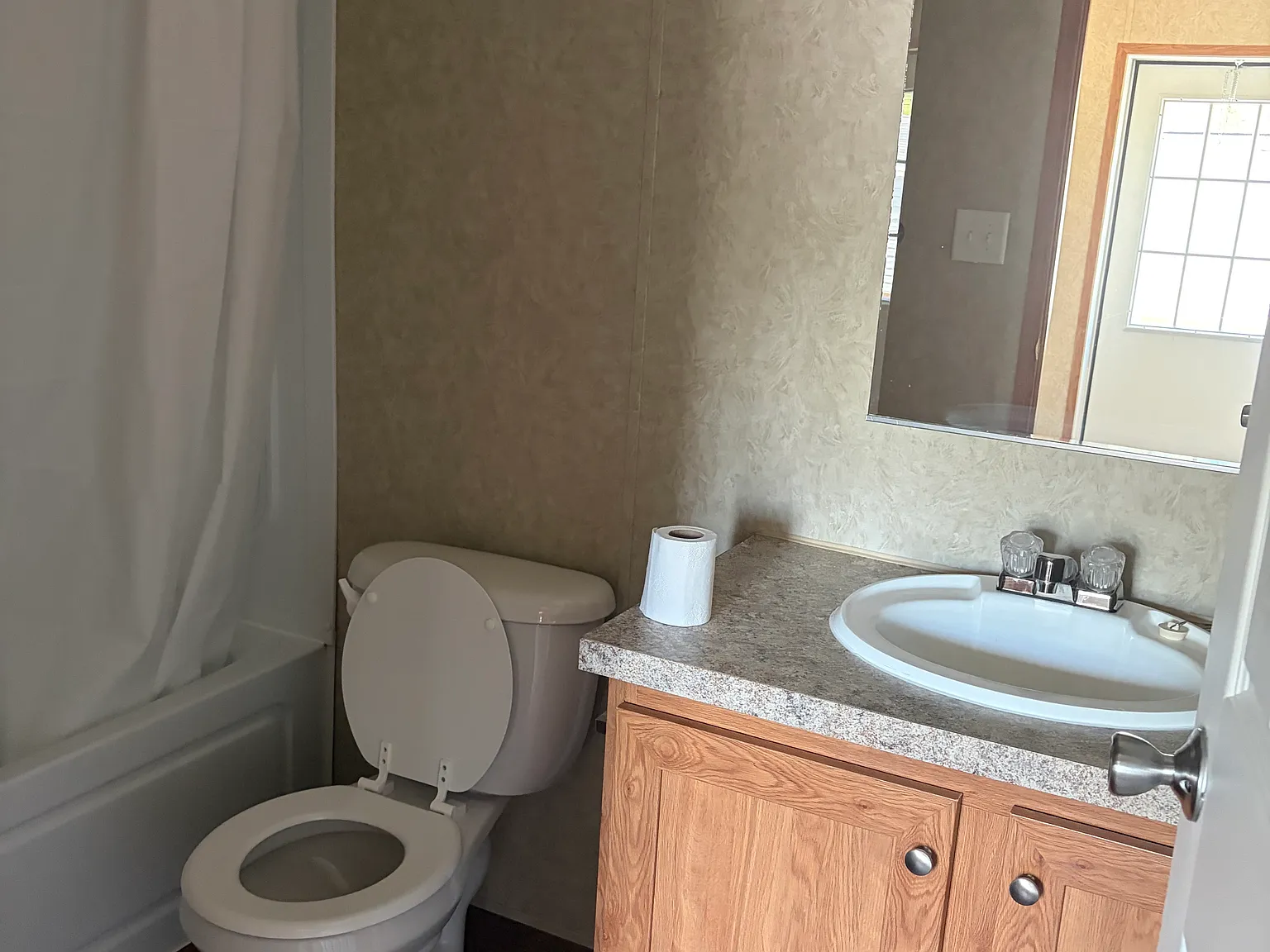 2 bed, $1,200 — Photo 4