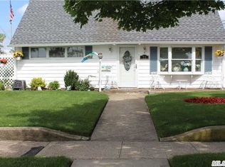 71 Seawane Rd, East Rockaway, NY 11518
