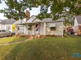 1629 Glenross Blvd, Oregon, OH 43616