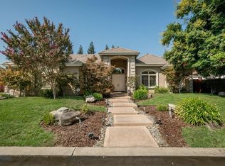 10647 N Oak Hill Cir, Fresno, CA