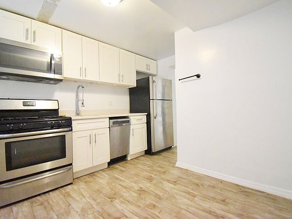 4th image of 188 Claremont Ave #100