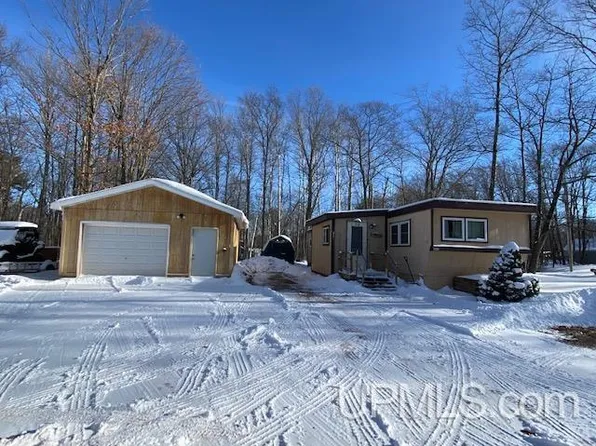 2492 Moran St, Marquette, MI 49855