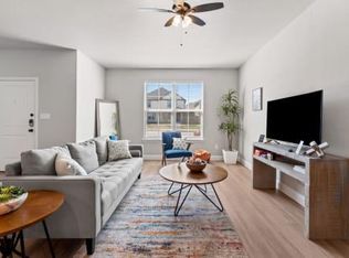 7113 Burnet Rd #401, Austin, TX 78757