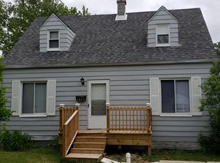 5924 Deering St, Garden City, MI 48135