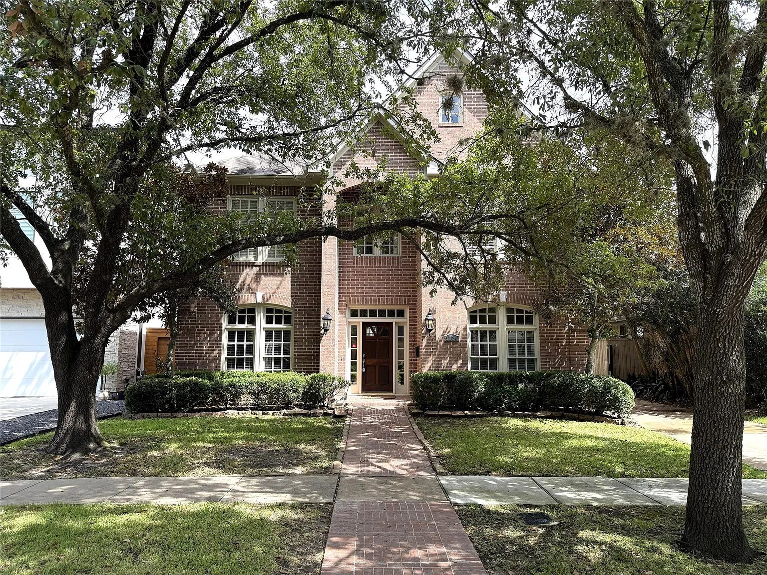 4 bed, 3.5 bath, 3026 sqft, $8,000 — Photo 1