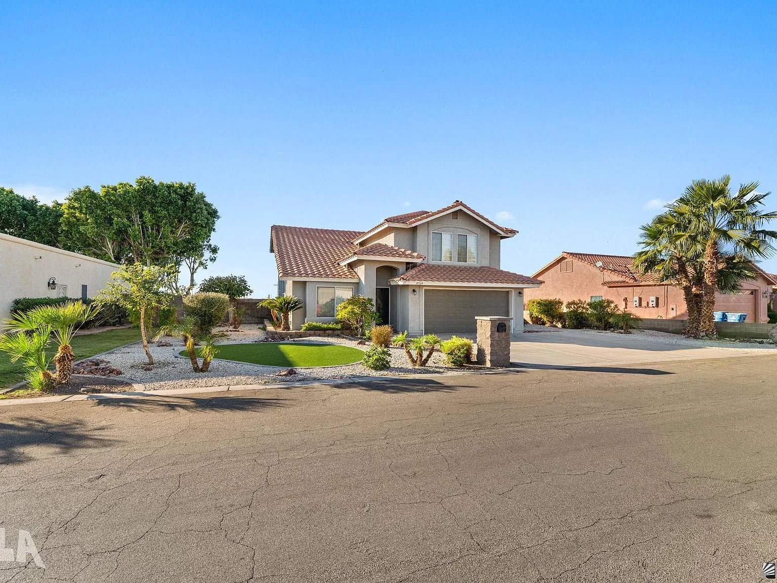 4 bed, 3.0 bath, 1940 sqft, $2,300 — Photo 3