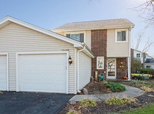 5S012 Saint Andrews Ct, Naperville, IL 60563