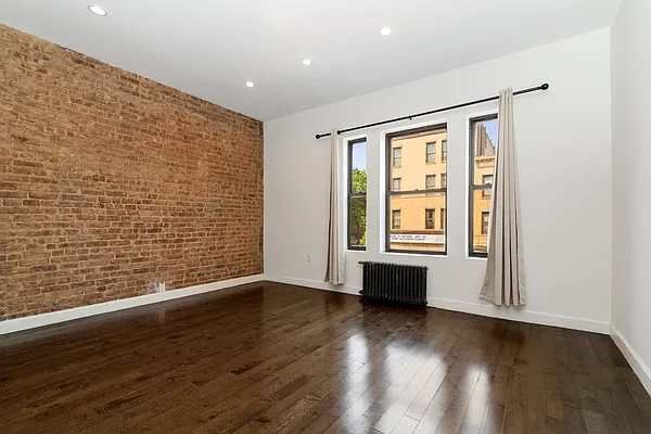 Rented by Compass | media 19