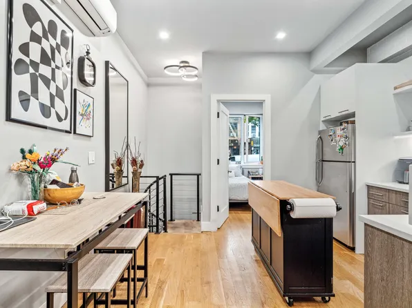 911 Nostrand Avenue image 4 of 8