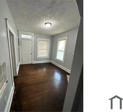 1555 W 7th St — Photo 5