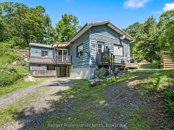 1017 Barlochan Rd, Muskoka Lakes, ON P1P 1R2