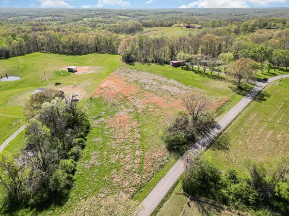 3 Batson Mill Rd, Charlotte, TN 37036