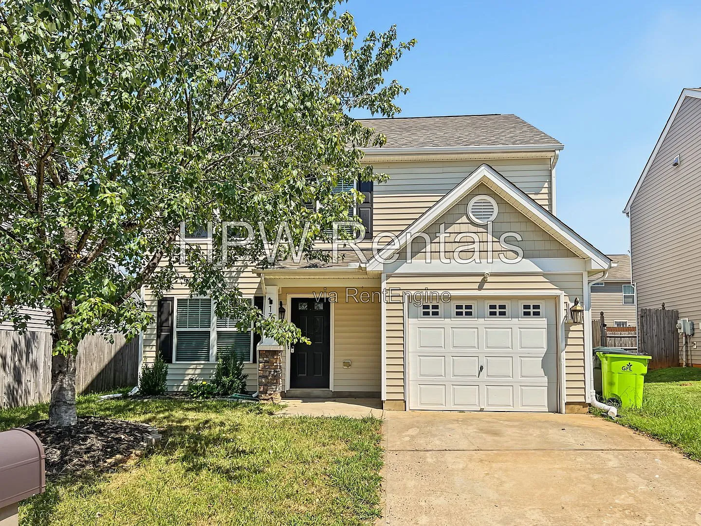 3 bed, 2.5 bath, 1546 sqft, $2,000 — Photo 2