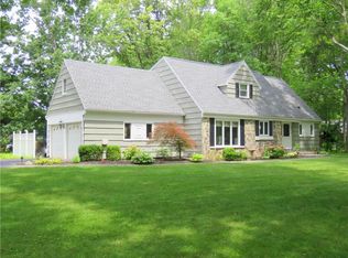 617 Fairmont Dr, Webster, NY 14580