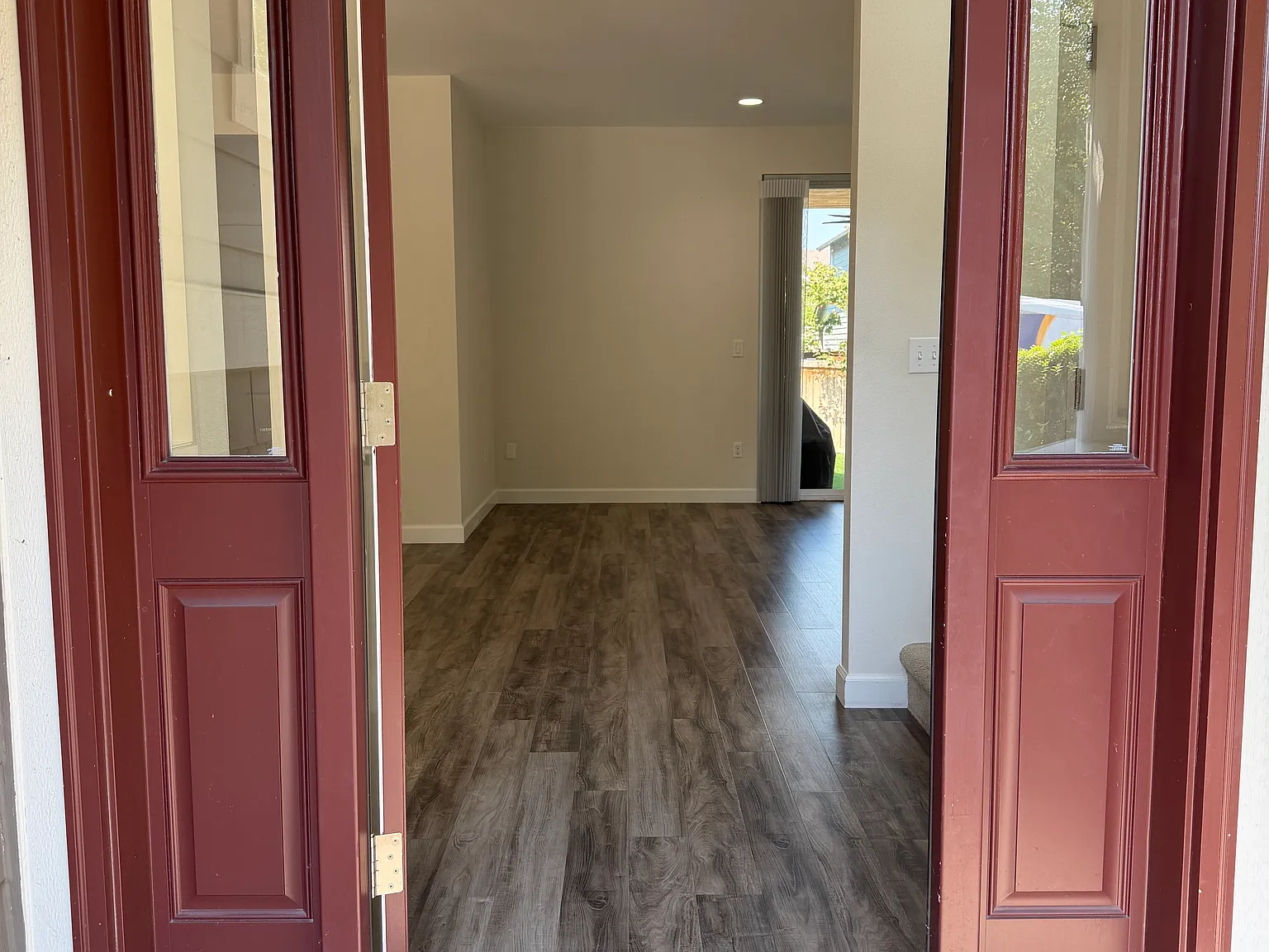 3 bed, 2.5 bath, 2064 sqft, $3,200 — Photo 2
