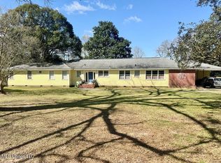 315 N Jackson St, Poplarville, MS 39470