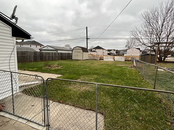 3rd image of 36030 Glen St