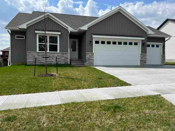 804 Prairie View Dr, West Branch, IA 52358
