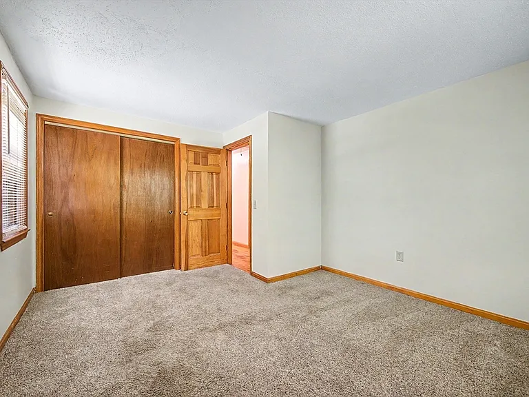270 Wood St — Photo 15