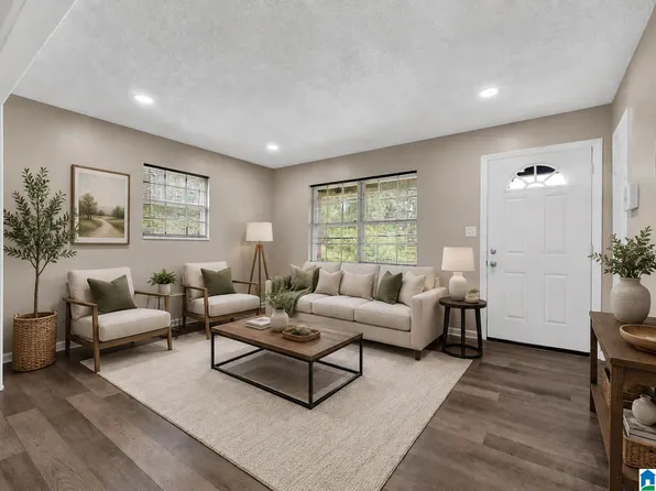 608 10th Ter, Pleasant Grove, AL 35127