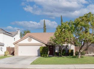 914 Foxcroft Ln, Bakersfield, CA 93312