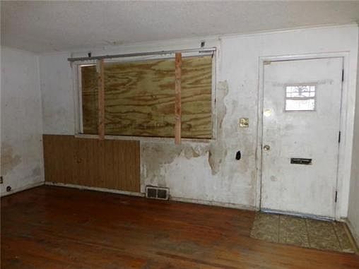 3rd image of 2732 N 34th St