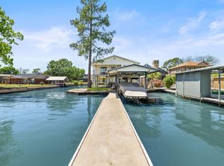 515 Circle Dr, Sunrise Beach, TX 78643
