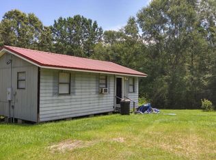 111 Robert Ln, Poplarville, MS 39470