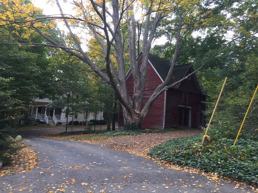 1st image of 671 Spear St