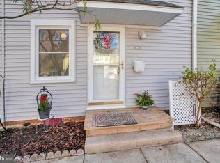 8 Plateau Pl, Greenbelt, MD 20770